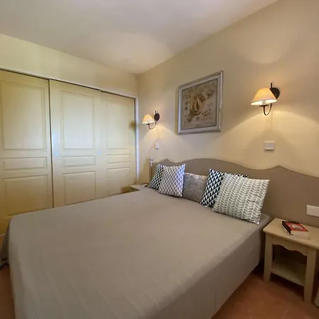 Is110-601 Appt 2 Pieces 5 Couchages Les Issambres Лес-Иссамбр