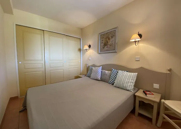 Is110-601 Appt 2 Pieces 5 Couchages Les Issambres Лес-Иссамбр