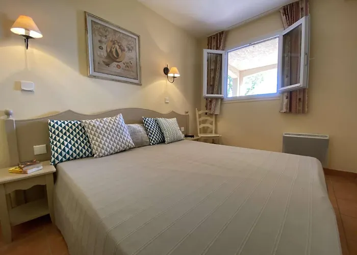 Is110-601 Appt 2 Pieces 5 Couchages Les Issambres Апартаменты